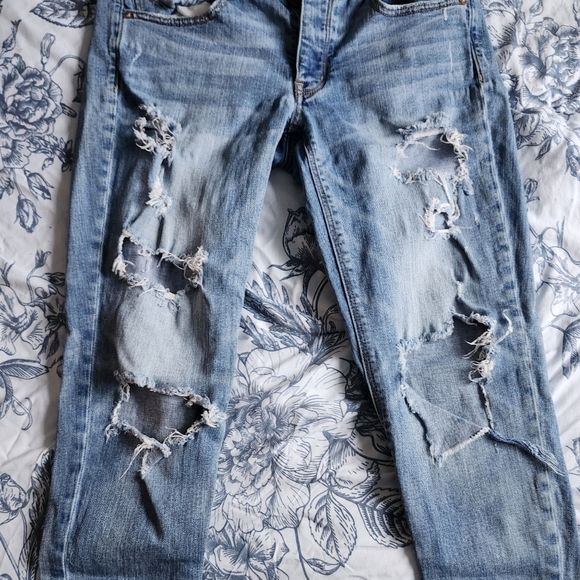 WOMEN'S American Eagle Distressed Jeans - Picture 4 of 4